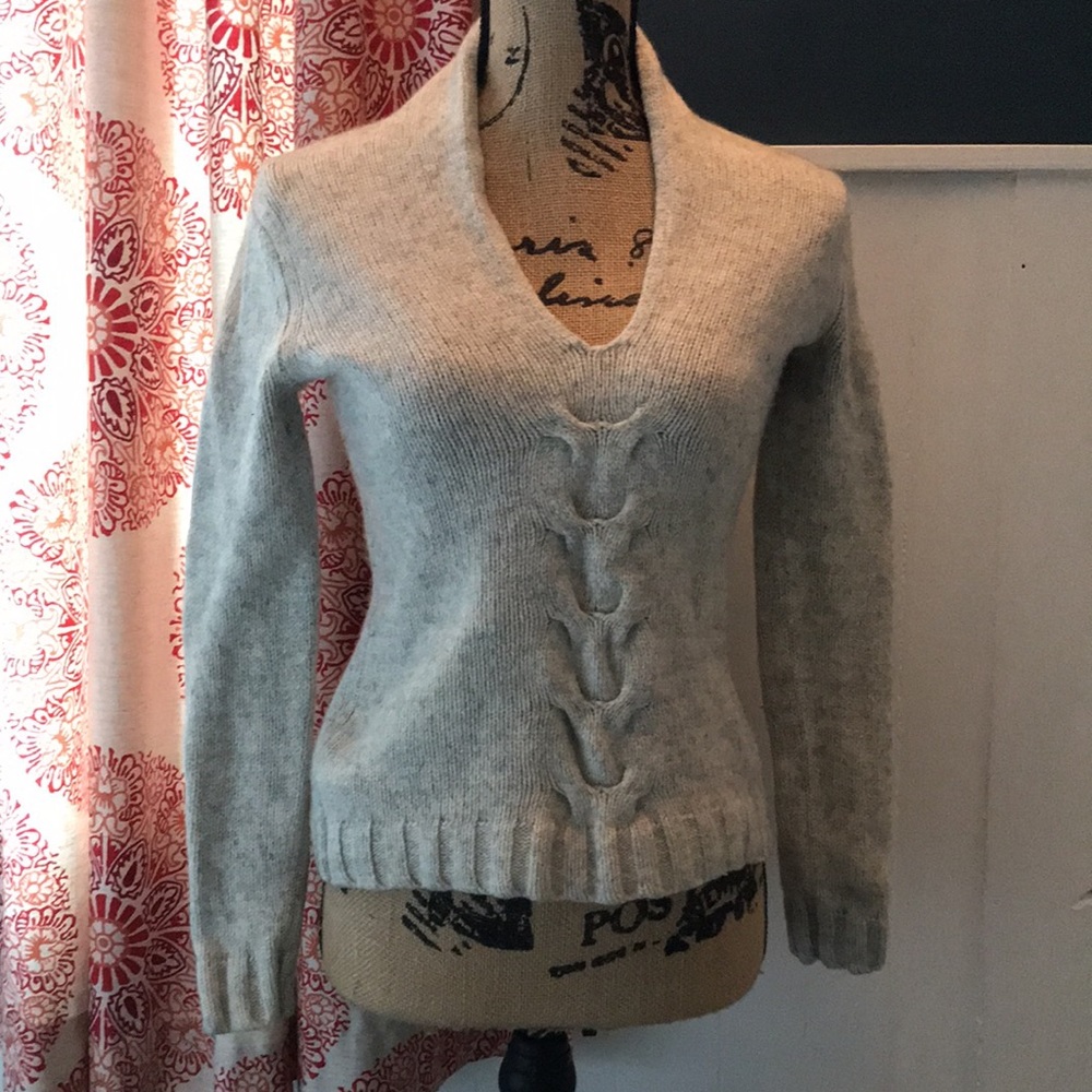Banana Republic small wool sweater